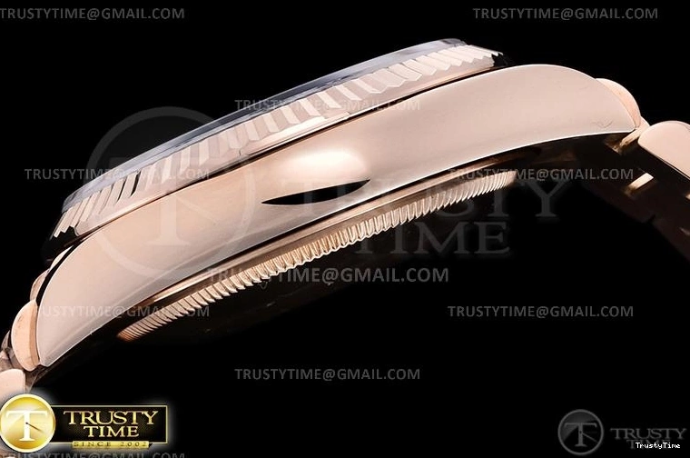 1216 RDD0219G – DayDate 36mm Practical 693